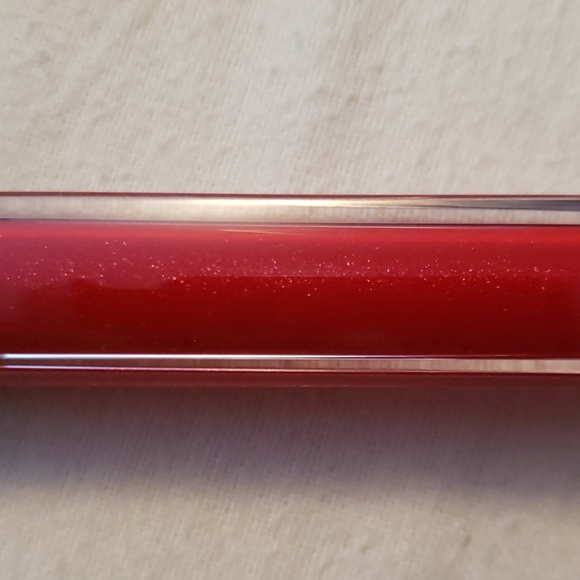 Estee Lauder sculpting lip lacquer in Wicked Apple - Picture 3 of 3